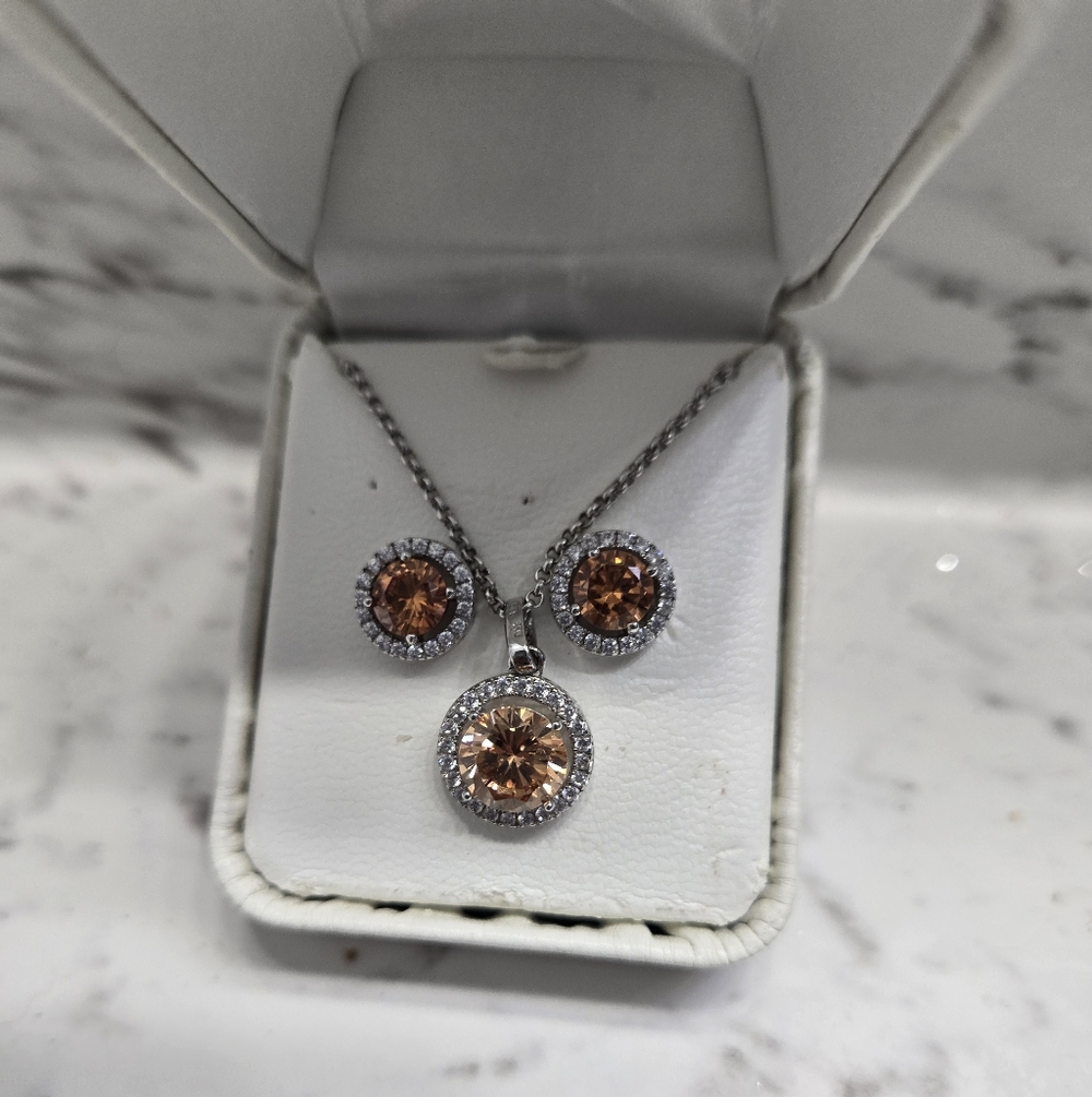 Sterling Silver And Topaz Elegant Necklace And Earrings Jewelry Set - Picture 1 of 12